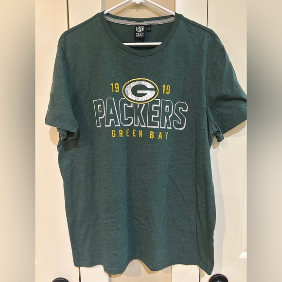NFL Other - NFL Team Apparel Heather Green Shirt